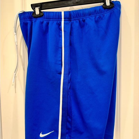 Nike shorts ( barely used) multi colors. - Picture 6 of 8